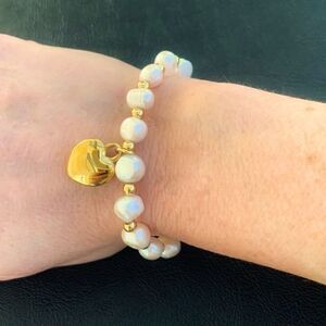 Genuine Baroque Pearl Bracelet with Goldrn Heart Charm - for Friend, Bridesmaid